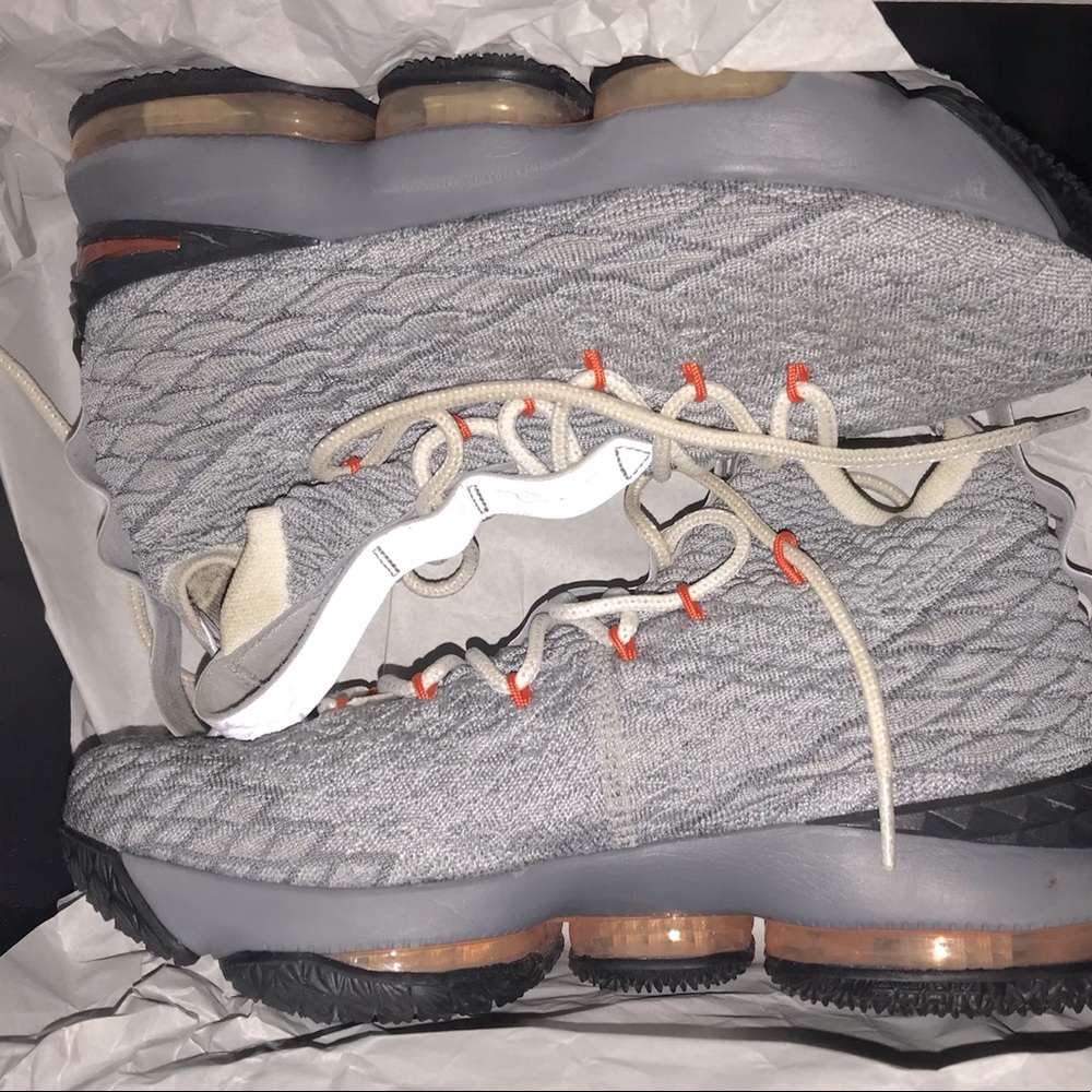 Lebron basketball shoes